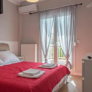 https://modern-style-home-near-the-train-station.hotelschalkidiki.net