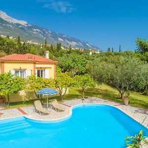 https://villa-russa-dionisis.kefaloniahotels.net
