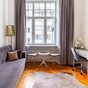 https://amazing-flat-amazing-location.warsawhotelspoland.com