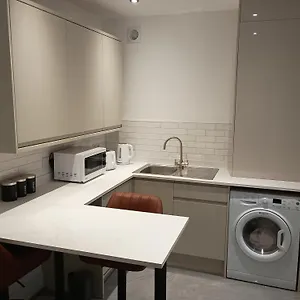 https://trinity-airport-lodge.yorkshirehotels.net